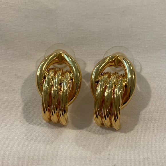 90’s Gold Half Hug Hoop Earrings - Picture 1 of 4